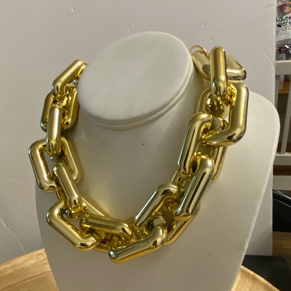 Jewelry - Gold Chunky Chain Necklace